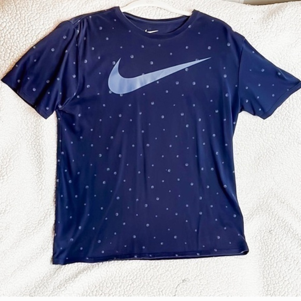Nike Men’s Navy Basketball Graphic Tee